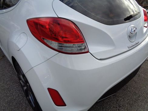 Used 2012 Hyundai Veloster w/ Style Pkg FWD image 13