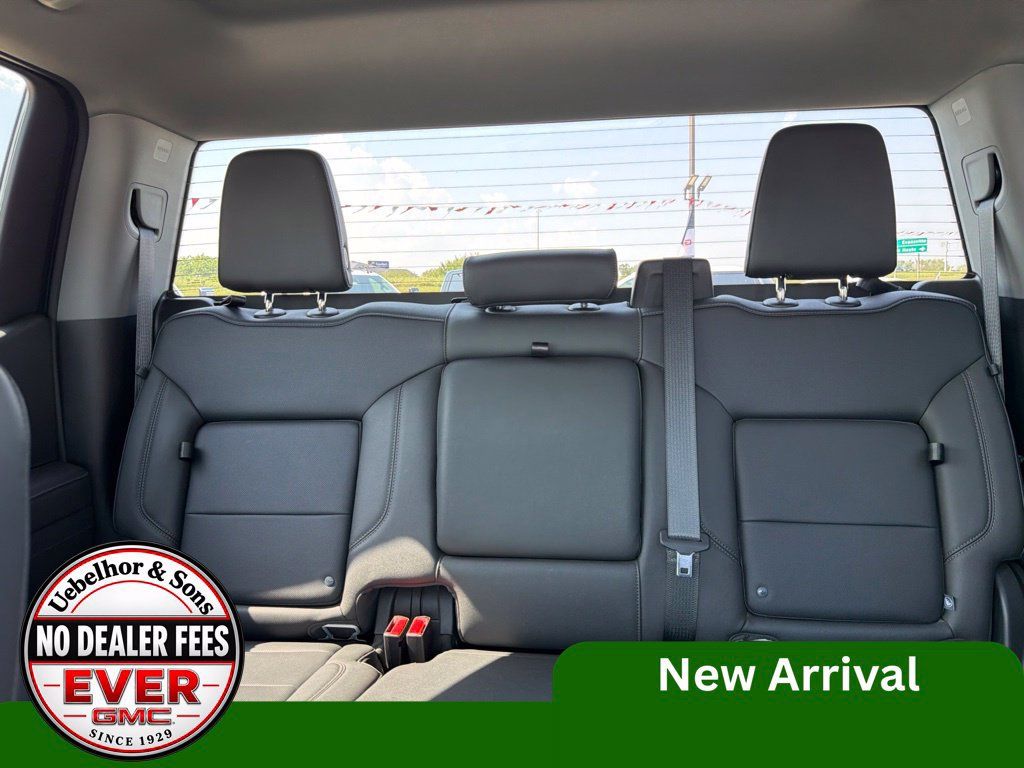 Used 2022 GMC Sierra 1500 SLT w/ SLT Convenience Package AWD/4WD image 18