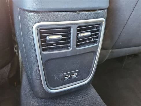 Used 2023 Chrysler 300 Touring w/ Sport Appearance Package image 26