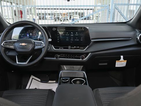 New 2026 Chevrolet Equinox LT w/ Safety and Technology Package FWD image 16
