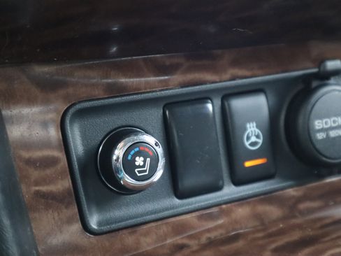 Used 2017 Nissan Armada Platinum image 82