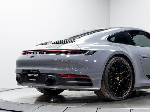 Used 2024 Porsche 911 Carrera image 19