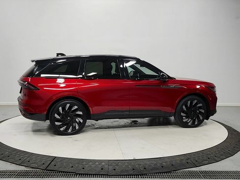 Used 2024 Lincoln Nautilus Reserve w/ Jet Appearance Package (87T) AWD/4WD image 8