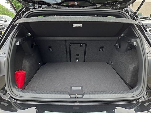 Certified 2025 Volkswagen GTI SE FWD image 33