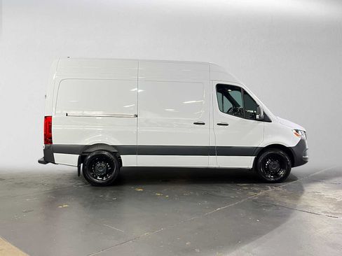 Used 2026 Mercedes-Benz Sprinter 2500 image 2