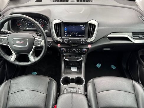 Used 2024 GMC Terrain SLT image 13