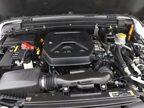 Used 2023 Jeep Wrangler Unlimited w/ Sun & Screen Package image 29