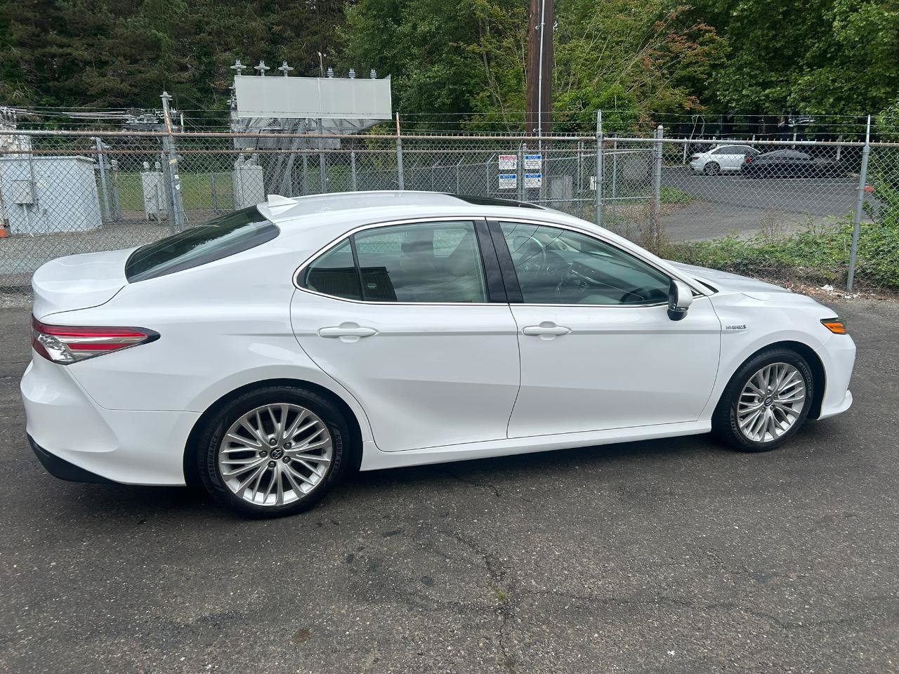 Used 2019 Toyota Camry XLE w/ Driver Assist Package FWD image 4