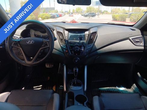 Used 2017 Hyundai Veloster Turbo FWD image 5