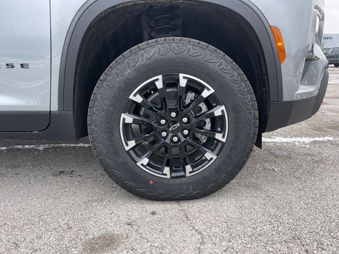 Used 2025 Chevrolet Traverse Z71 w/ Driver Confidence Package image 12