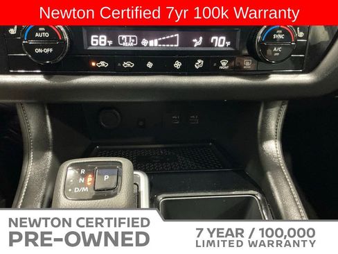 Used 2024 Nissan Pathfinder SL AWD/4WD image 12