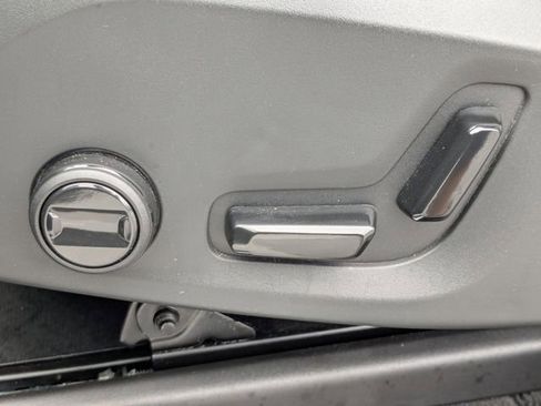 New 2024 Volvo XC90 B5 Plus w/ Protection Package Premier image 14