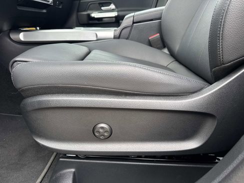 Used 2026 Mercedes-Benz GLB 250 image 17