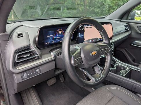 Used 2025 Chevrolet Traverse LT AWD/4WD image 31