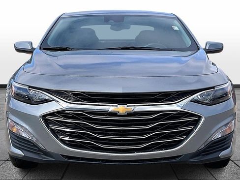 Used 2025 Chevrolet Malibu LT image 3