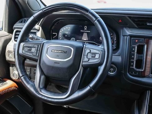 Used 2023 GMC Yukon XL Denali Ultimate AWD/4WD image 16