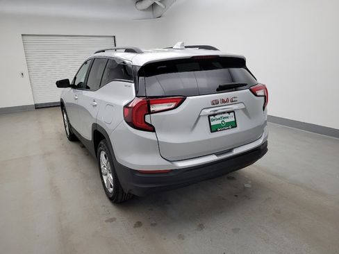 Used 2022 GMC Terrain SLE w/ Driver Convenience Package image 5