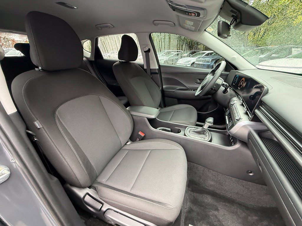 Used 2025 Hyundai Kona SEL FWD image 33