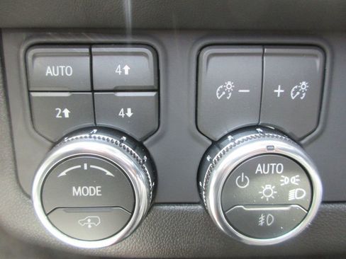 New 2026 GMC Yukon AT4 Ultimate AWD/4WD image 16