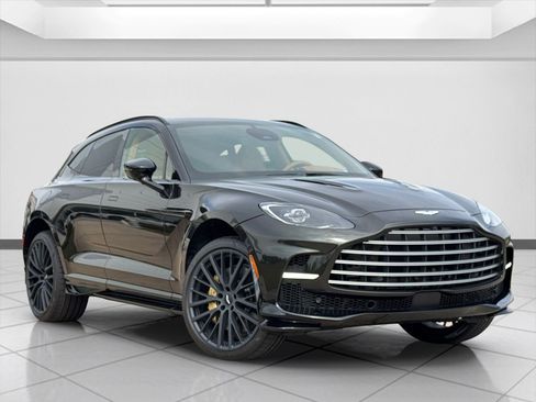 Used 2025 Aston Martin DBX 707 image 1