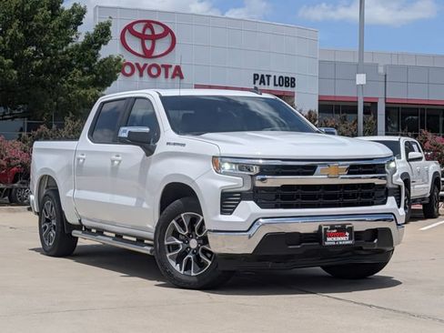 Used 2022 Chevrolet Silverado 1500 LT RWD image 2