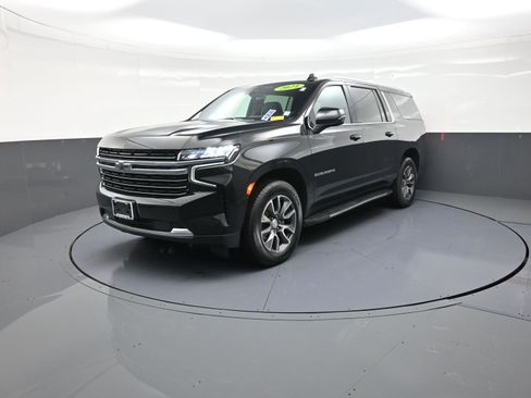 Used 2021 Chevrolet Suburban LT w/ LT Signature Package image 7