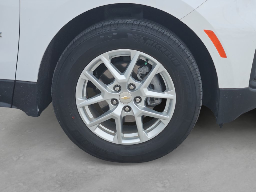 Certified 2024 Chevrolet Equinox LS w/ LS Convenience Package FWD image 9