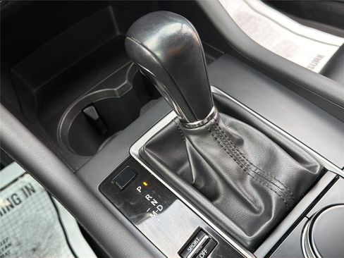 Used 2021 MAZDA MAZDA3 s image 23