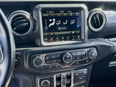 Used 2023 Jeep Wrangler Unlimited Sahara AWD/4WD image 16