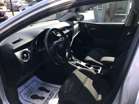 Used 2017 Toyota Corolla iM image 8