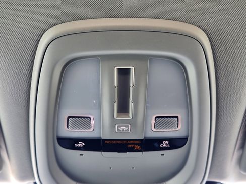 Used 2022 Volvo XC60 B5 Inscription w/ Advanced Package image 32