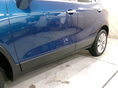 Used 2020 Buick Encore Preferred w/ Safety Package image 3