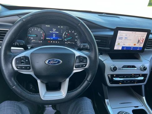 Used 2021 Ford Explorer XLT w/ Equipment Group 202A AWD/4WD image 35