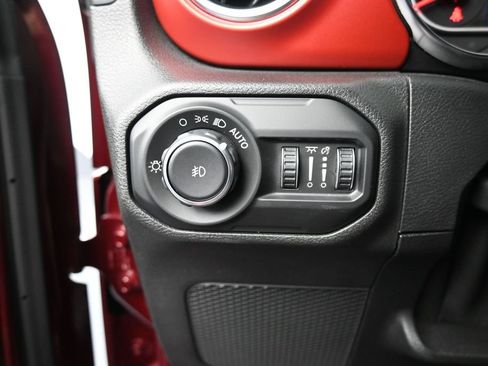 Used 2021 Jeep Wrangler Rubicon w/ LED Lighting Group AWD/4WD image 20