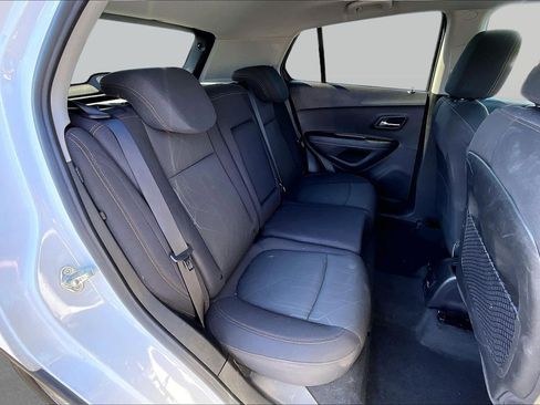 Used 2017 Chevrolet Trax LT AWD/4WD image 25