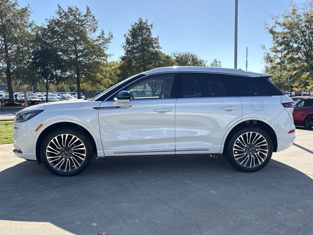 Used 2020 Lincoln Corsair Reserve w/ Appearance Package FWD image 9