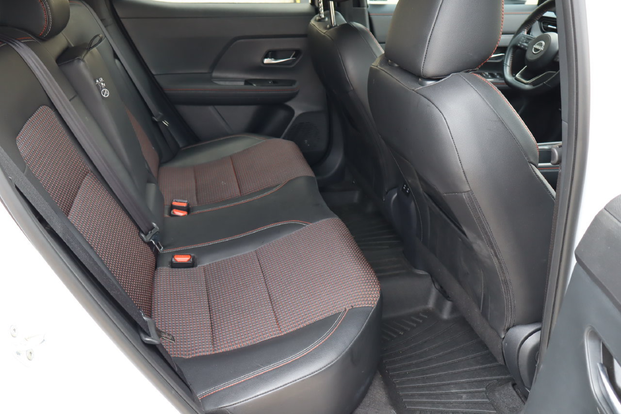 Used 2025 Nissan Kicks SR AWD/4WD image 17