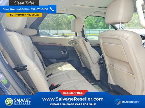 Used 2017 Land Rover Discovery HSE AWD/4WD image 15