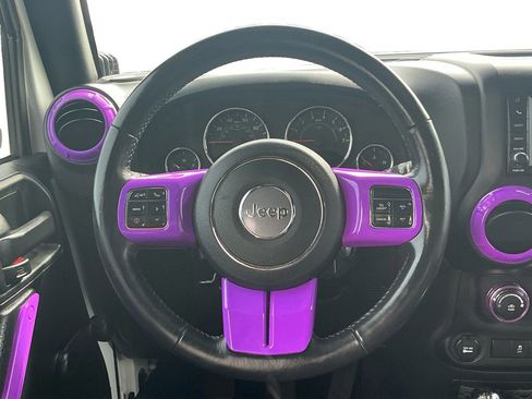 Used 2017 Jeep Wrangler Unlimited Sport w/ Connectivity Group image 18