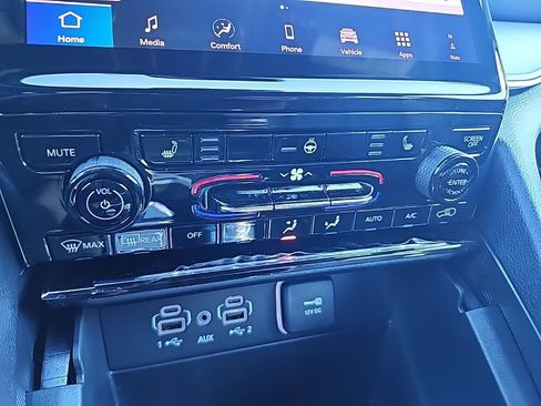 New 2025 Jeep Grand Cherokee L Limited w/ Black Appearance Package image 38