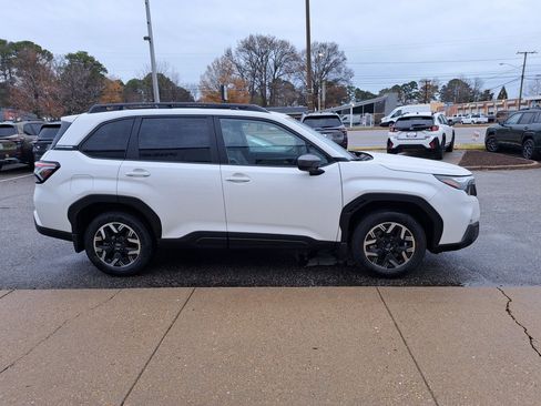 New 2025 Subaru Forester Premium image 7