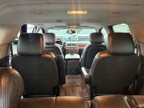 Used 2011 Chevrolet Suburban LT w/ Luxury Package image 18