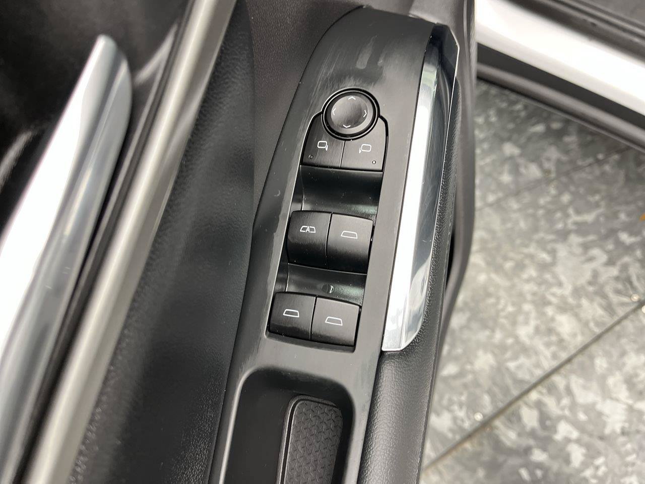 Certified 2025 Chevrolet Traverse LT AWD/4WD image 9