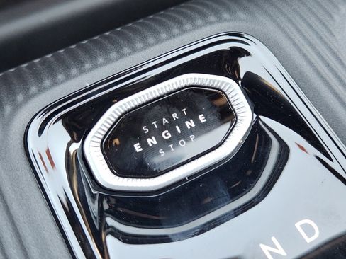 New 2026 Jeep Cherokee Laredo image 18