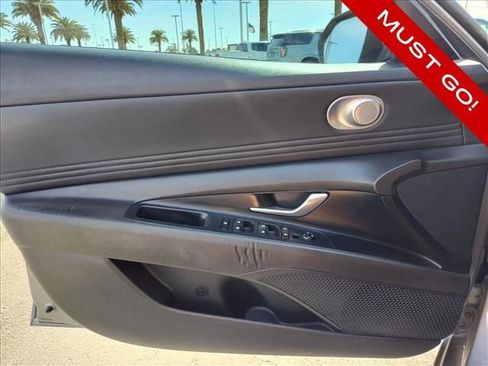 Used 2023 Hyundai Elantra SEL w/ Convenience Package FWD image 12