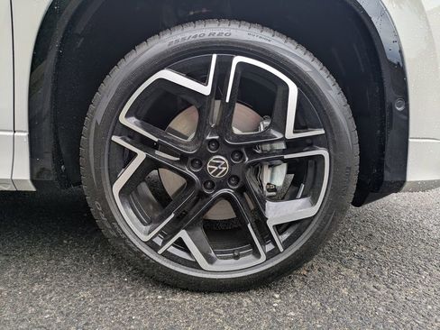 New 2026 Volkswagen Tiguan SEL R-Line AWD/4WD image 11