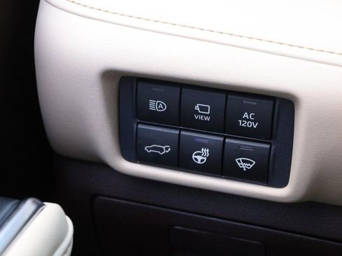 Used 2021 Toyota Highlander Platinum image 22