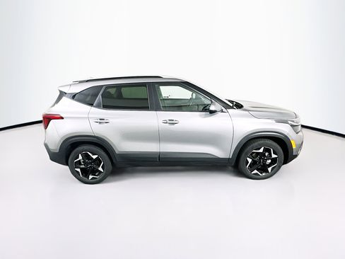Used 2025 Kia Seltos S image 10