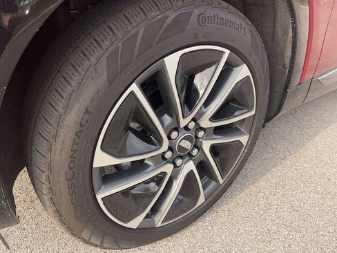 Certified 2025 Cadillac Optiq Sport 2 w/ LPO, Floor Liner Package AWD/4WD image 2