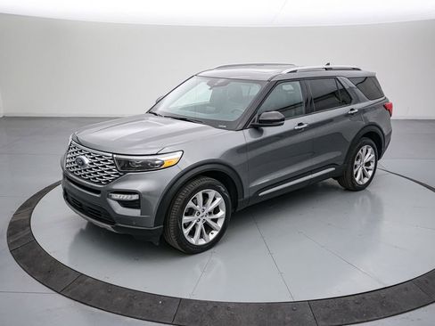Certified 2023 Ford Explorer Platinum w/ Technology Package image 8